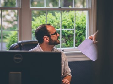 注册香港公司：公司名称能否加“国际”？实用指南