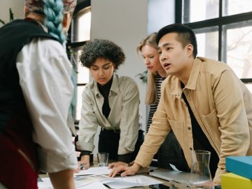 注册美国公司需要哪些材料？开曼也能办吗？办公地址怎么解决？