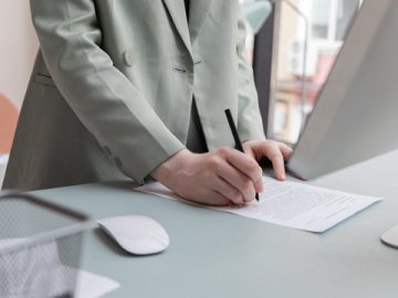 香港企业为何选择在内地设全资子公司？优势与机遇分析